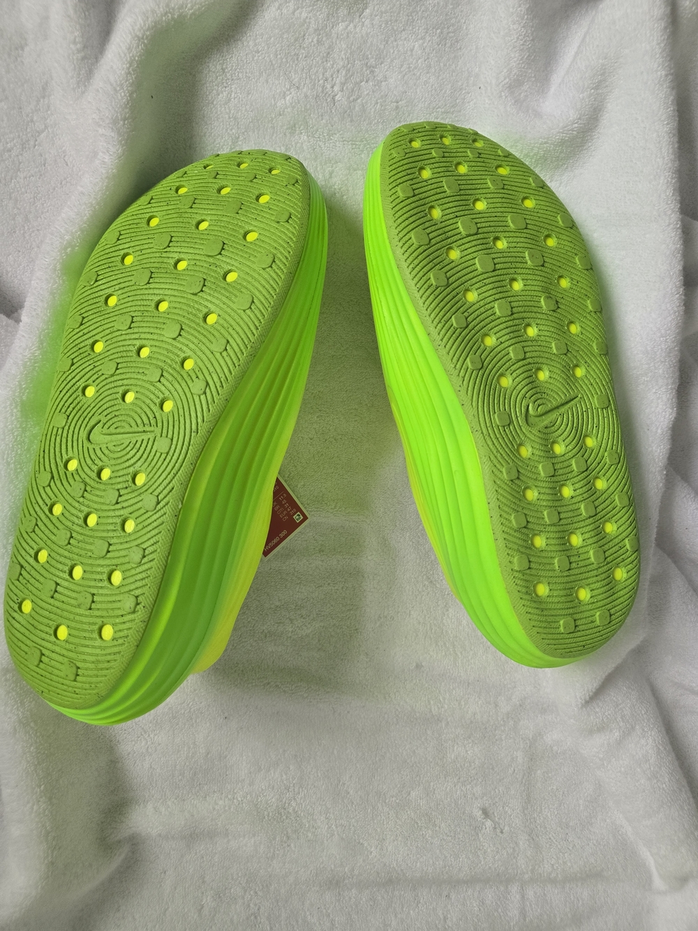 Nike ReactX Rejuven8 - Green Strike/Volt/Black - HV5060-300 - Size M13/W14 - Picture 4 of 4